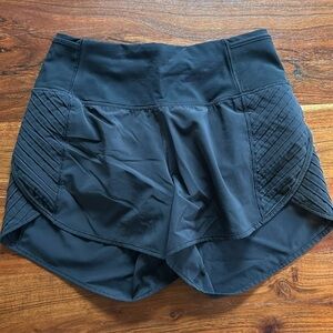 Lululemon Real Quick Short *Pintuck *3.5" in black